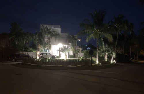 Key Biscayne House | beautiful villa in a paradise island with private pool and jacuzzi