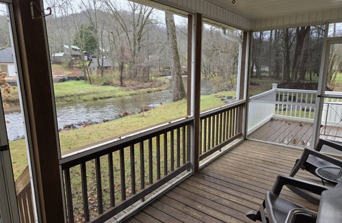 Hayesville Cabin | Beautiful Water-Front Cabin with Firepit in Hayesville NC