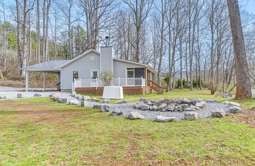 Hayesville Cabin | Beautiful Water-Front Cabin with Firepit in Hayesville NC