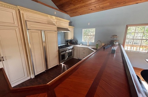 Crystal River House | Beautiful Waterfront Home on Deepwater Canal. Easy Access to the Gulf.