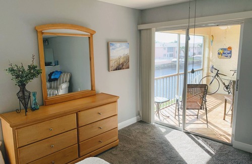 Caloosahatchee Condo | Beautiful waterfront condo 1200 sf