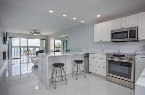 Marco Island Condo | BEAUTIFUL WATERVIEW-MODERN 2 BED - POOL, MARINA, NEAR BEACH