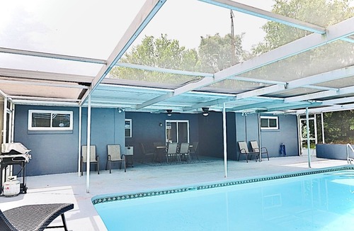 Ocala House | Beautifull 4 bedroom home complete with couvered swimmng pool.