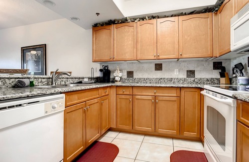 New Smyrna Beach Condo | Beautifully appointed Condo with Gorgeous Estuary Views. OW10-305