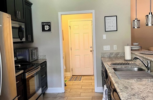 Tallahassee House | Beautifully decorated Tally House 2 miles from FSU campus!