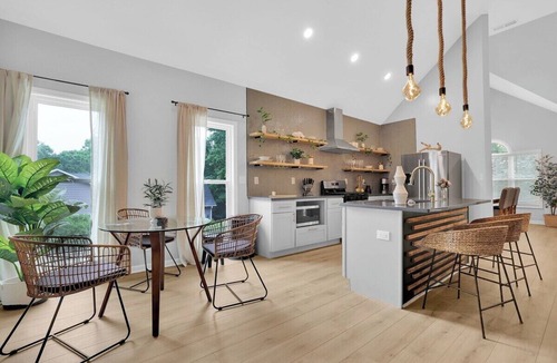 Rex House | Beautifully decorated and spacious home with a pool.