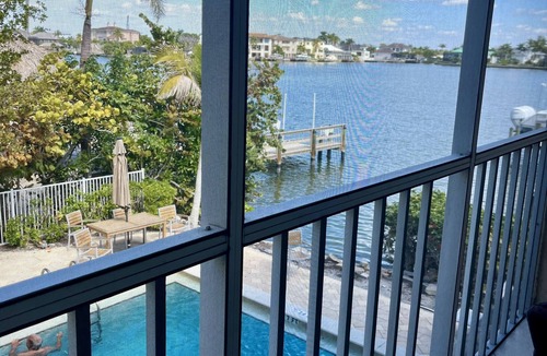 Vanderbilt Beach Villa | Beautifully decorated villa steps away from Vanderbilt Beach on the Bay.
