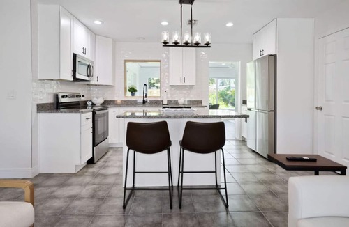 United Central House | Beautifully renovated 3BR 2BA.