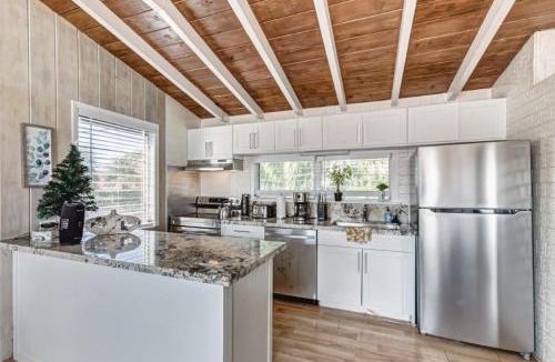 Southside House | Beautifully Renovated 5 Bedroom with Guest House home