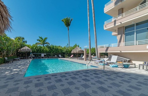 Marco Island Condo | Beautifully Renovated Beachfront Condo; Resort Amenities, Beach Gear & WiFi ~Walk to Everything
