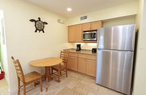 Captiva House | Beautifully Updated, 4 Bedroom Pool Home, 50 Yards to the Beach! Captiva Escapade