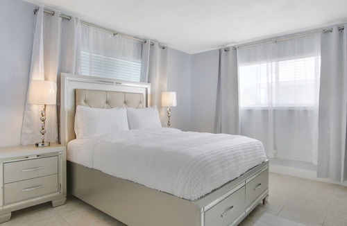 Florida North Atlantic Coast House | Beautifully #2Renovated Palm Beach Gardens Apartment2