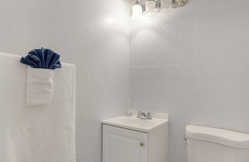 Florida North Atlantic Coast House | Beautifully #2Renovated Palm Beach Gardens Apartment2