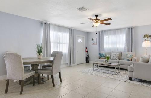 Florida North Atlantic Coast Apartment | Beautifully#2 Renovated Palm Beach Gardens Apartment2