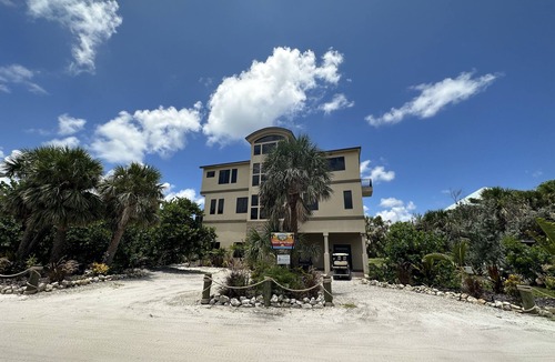 North Captiva House | BEAUTY AND THE BEACH- BEACHFRONT MANSION, HEATED POOL