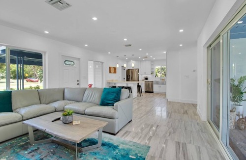 Deerfield Beach House | Beauty and the Beach Vacation House|Backyard w/Heated Pool +Games