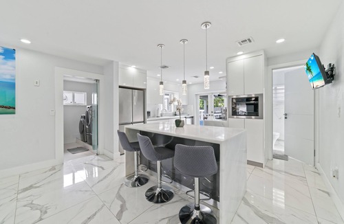Palm Springs North House | Beauty Miami House w/Pool Table & Heated Pool Spa