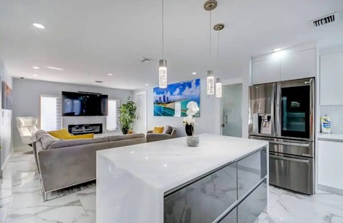 Palm Springs North House | Beauty Miami House w/Pool Table & Heated Pool Spa