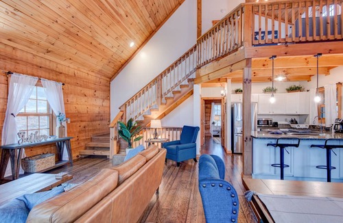 Elk Park Cabin | Beaver Rock Lodge - Pet friendly! Arcade table! 15min to Banner Elk!