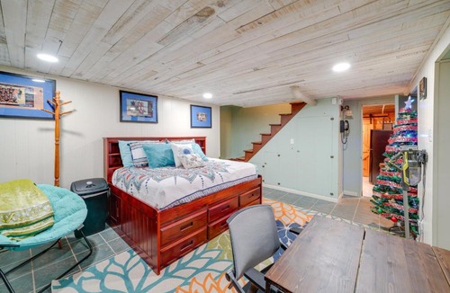 Beckley Apartment | Beckley Studio w/Private Hot Tub & Home Gym!