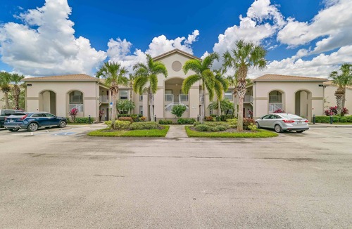 Biggar Condo | Bella Terra - Top floor condo with Lake Views!