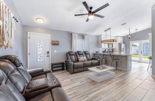 Orlando House | Bella Vista Modern Lux UCF Home 408/417/I4 E&W