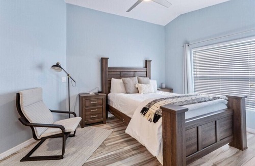 Orlando House | Bella Vista Modern Lux UCF Home 408/417/I4 E&W