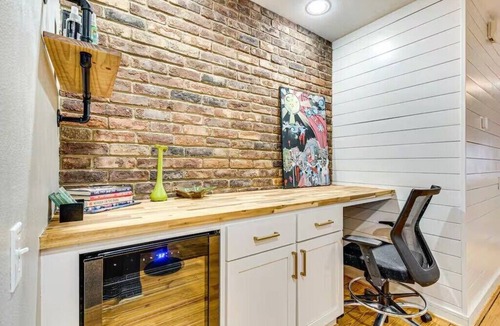 Reynoldstown House | Beltline Townhome/2-Car Garage Walk to Dining & Groceries