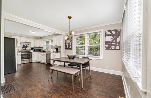 Belvedere Park House | Belvedere Gem- 10 mins to Emory Decatur hospital*8 mins to downtown Decatur