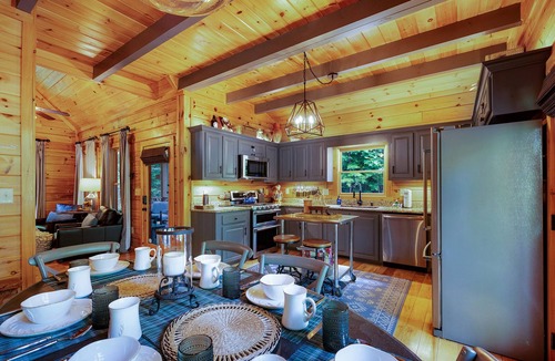 Foxfire Estates Cabin | Bentley's Retreat On Overlook