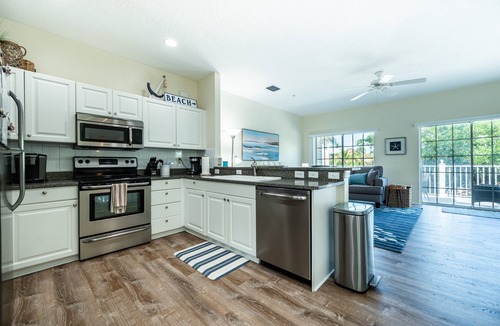 Bradenton Beach House | Bermuda Bay Club unit across from pool, beach access, nicely furnished, No Pets