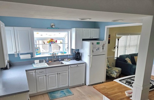 Ship Bottom House | Best Bayfront value on the island.