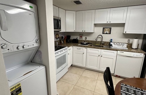 Heritage Oak Park Apartment | Best condo near every thing all updated