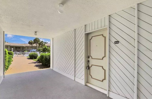 Saint Armands Key Condo | Best Location! Right next to St Armands Circle and Lido Key!