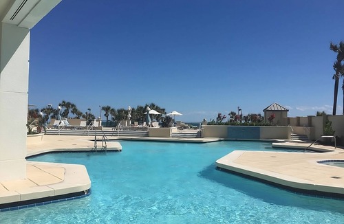 Brush - Stewarts Apartment | Best Place to Unwind ! 3 Units, Pool & Hot Tub!