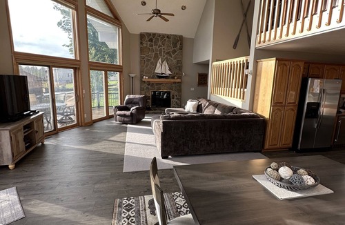 Byrdstown House | Best View and Location on Dale Hallow Lake! Very Private and Beautiful.