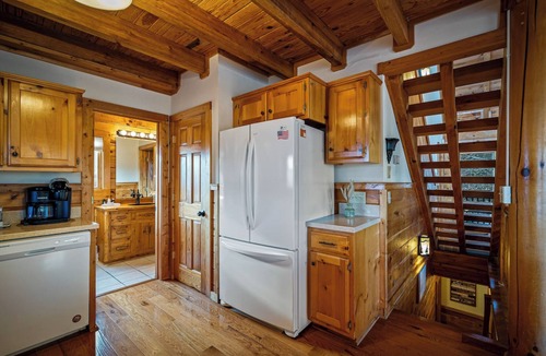 Wears Valley Cabin | Best View In The Smokies! Pool, Hot Tub, Firepit, Games!
