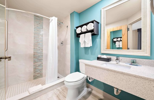 Villas on the Green Hotel | Best Western Intracoastal Inn