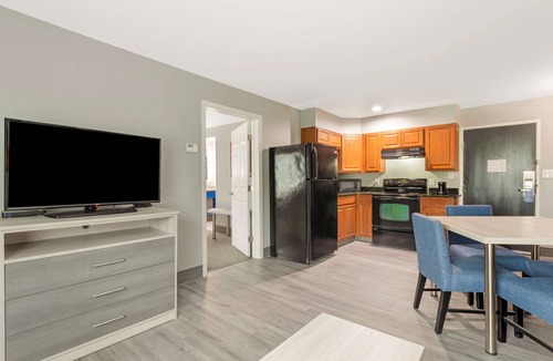 Cleveland Hotel | Best Western Plus Cleveland Inn & Suites