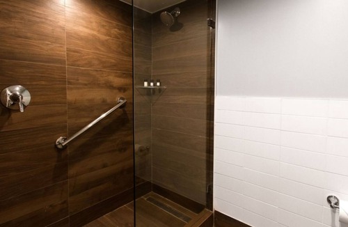 Marathon Resort | Better Choice for your Vacation! 3 Pet-friend Units, Free Parking, Tennis Courts