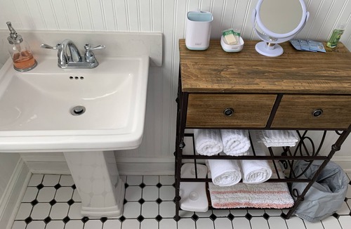 Springfield Apartment | Better than any hotel suite in Jacksonville. Privacy even with kids or friends!