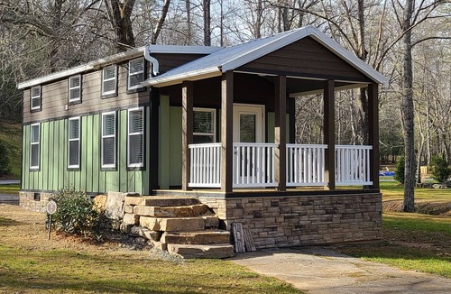 Clarkesville Cottage | Bev's Place - a quaint tiny house in a secure community with amenities to enjoy!