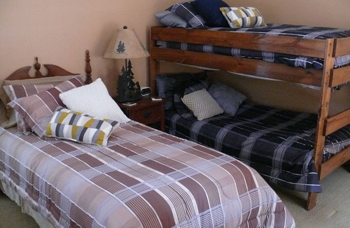 Highlands House | Big 180-degree Mtn View. Secluded, yet walk to Mainstreet