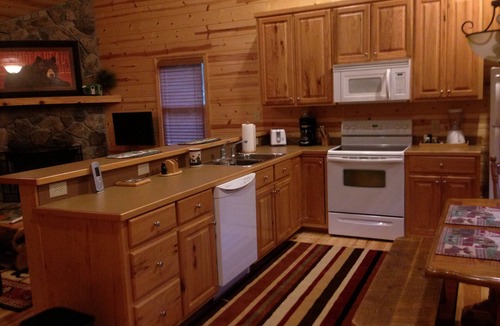 Blairsville Cabin | Big Bear Cabin - Enjoy a peaceful mountain getaway !nMany Mtn activities nearbyn