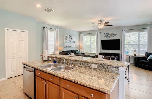 Lake Berkley House | *Big Disney Family Home!* Sleeps 12! Private Pool, Spa and Game Room!