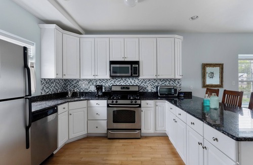 Wildwood House | BIGGEST+BEST POOL IN WW! WILDWOOD SQUARE TOWNHOUSE!