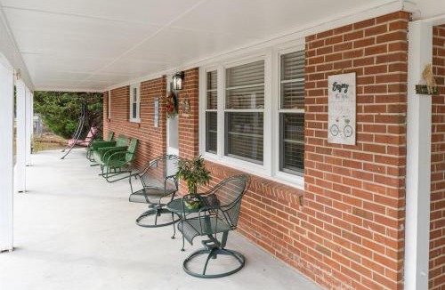 Brevard House | Bike Path Getaway in Town · On bike path, NEW KITCHEN,walk to St