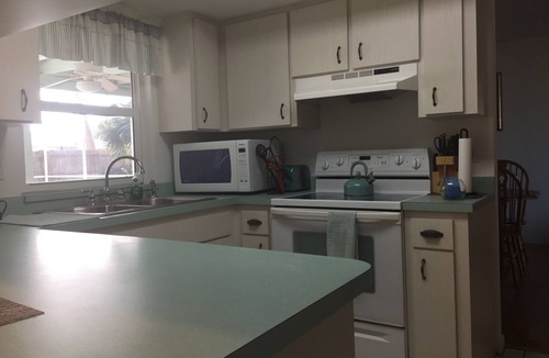 Ormond Beach House | Biketoberfest special!Charming 3Bedroom Pool House by the Beach in Ormond beach