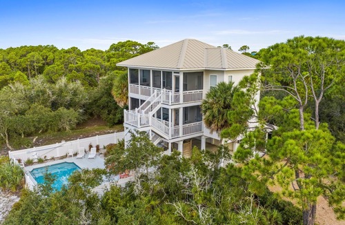 Treasure Beach Village House | Bikinis and Martinis - St. George Island