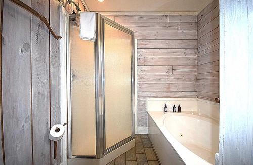 Saluda House | Bird's Nest cabin at Cabin Fever in NC